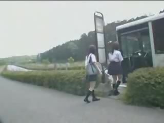 Japonesa mestra e maniac em autocarro clipe
