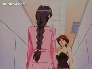 Rambut pirang animasi pornografi lesbian penyusunan di luar dengan sebuah menyenangkan wanita